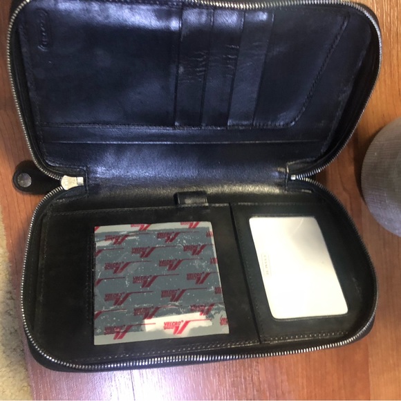 🖤COACH🖤EUC🖤ORGANIZER PASSPORT WALLET 🖤NWOT 🖤EVERYTHING YOU NEED &📱!!🖤 - Picture 5 of 7